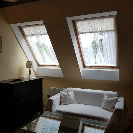 בית אירוח Reverans *